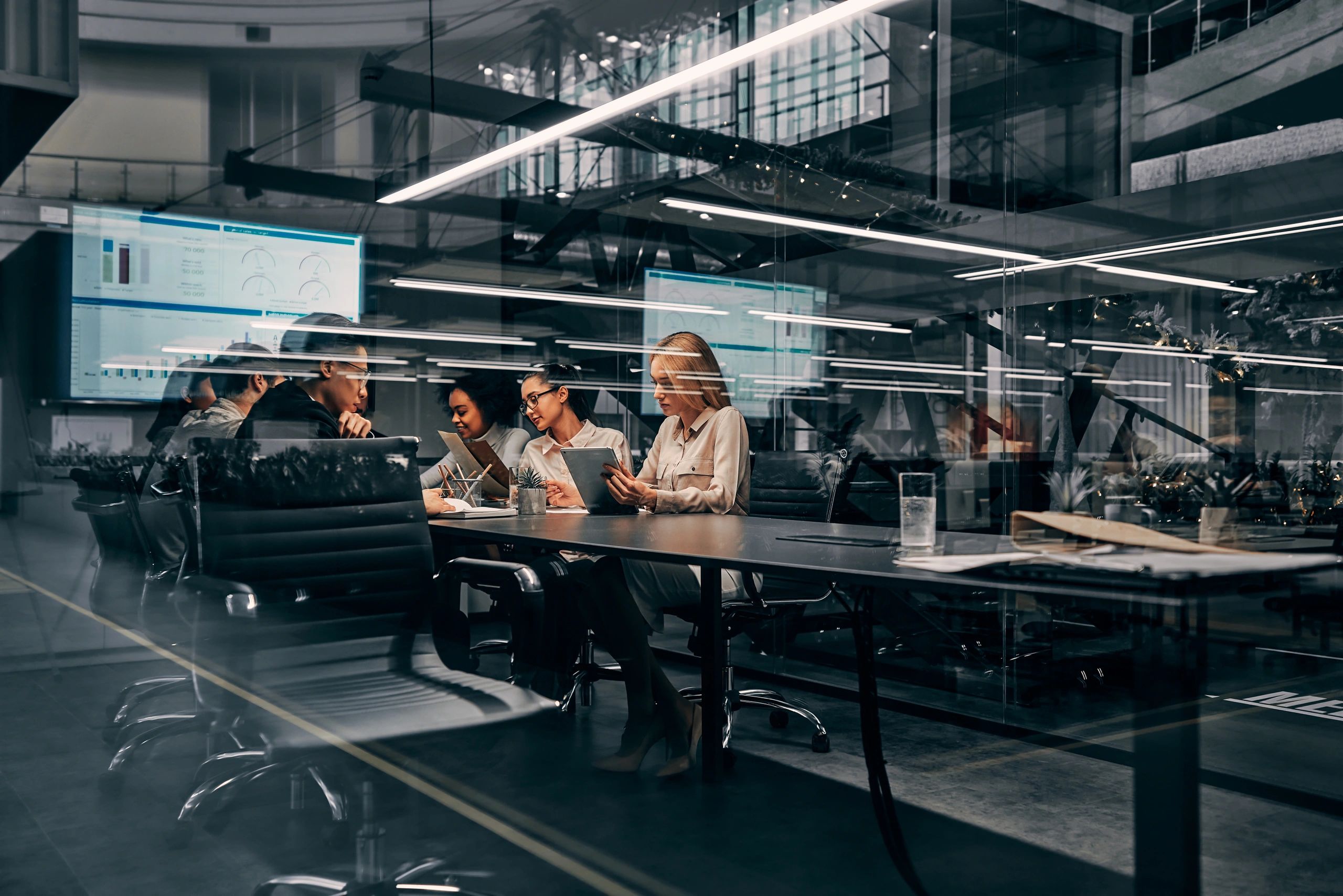 risk management consulting team modern office