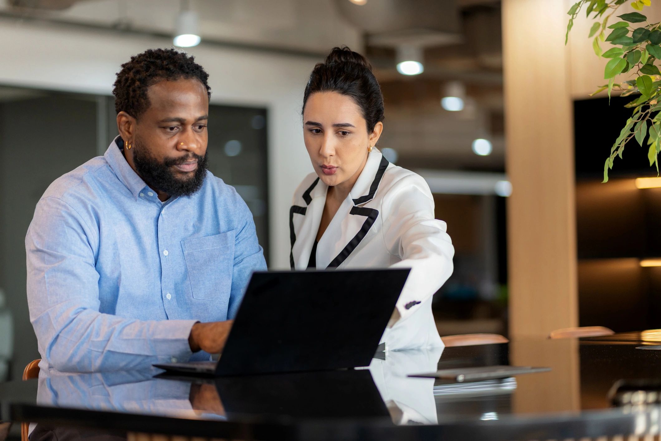 modern risk management consulting team